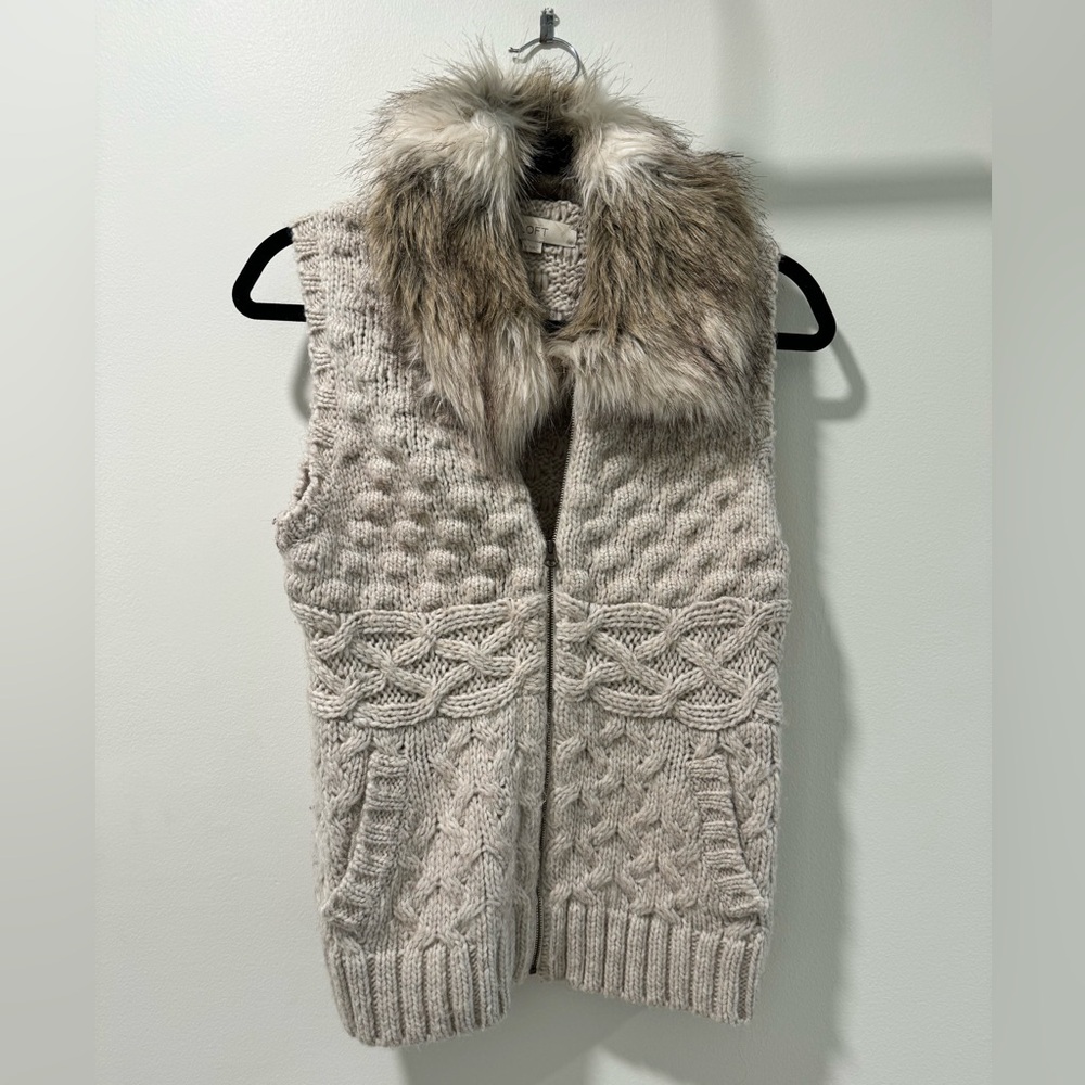 Cozy Knit Sweater Vest with Faux Fur Collar